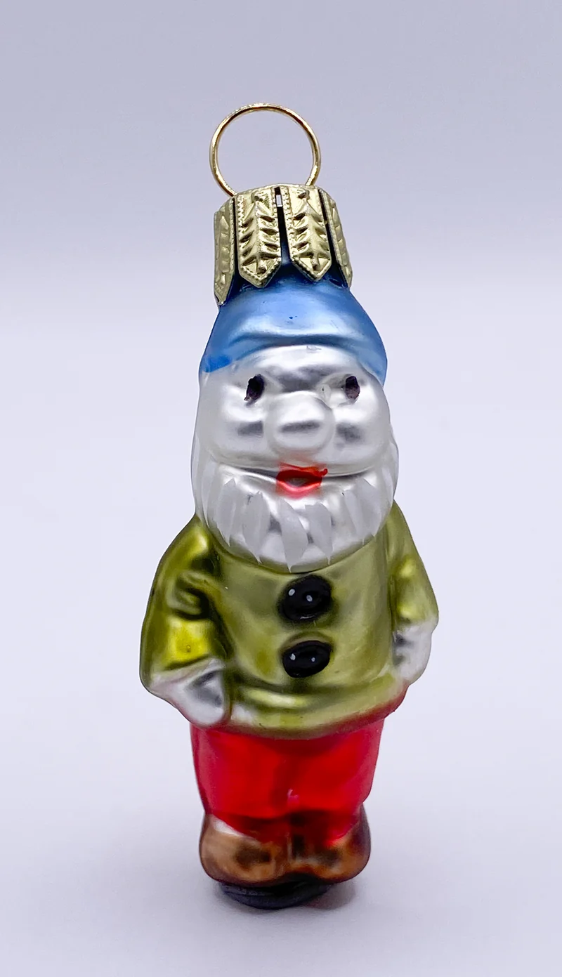 Zwerg mit grüner Jacke
