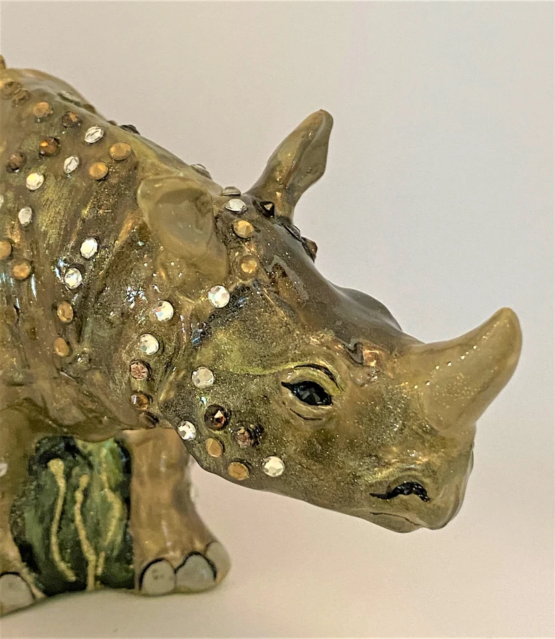 Grosses Glitzer Panzer-Nashorn, KOMOZJA MOSTOWSKI