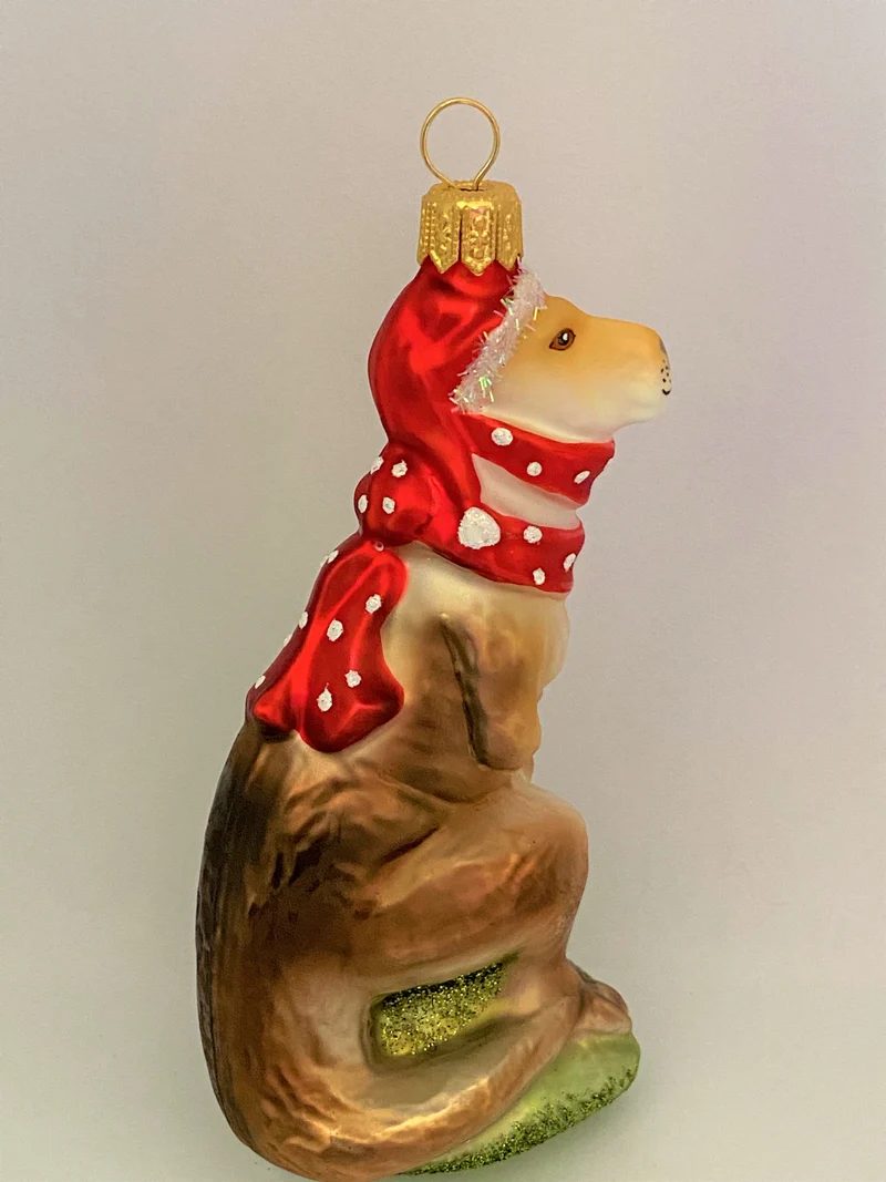 Das Känguru freut sich auf Weihnachten, roter Schal