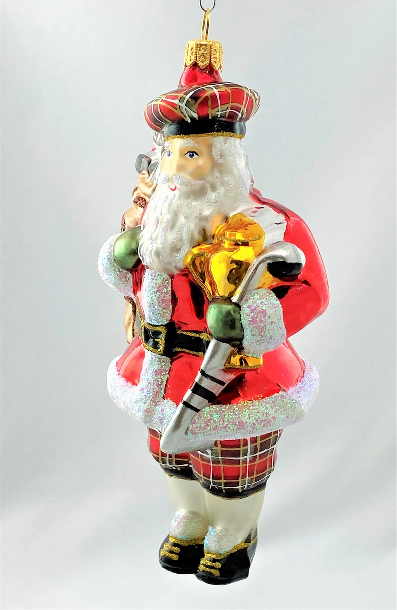 Der Weihnachtsmann erfreut sich am Golf spielen