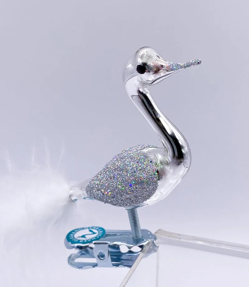 Stilisierter Schwan silber mit Iris-Glimmer