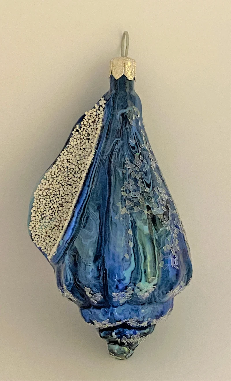 Blaue Meeresschnecke mit Glitzer