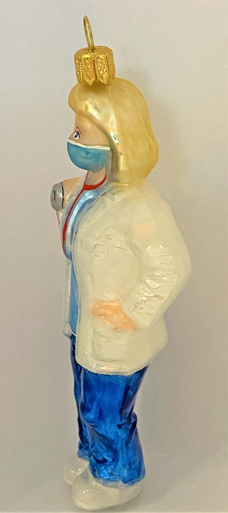 Ärztin mit Hygienemaske