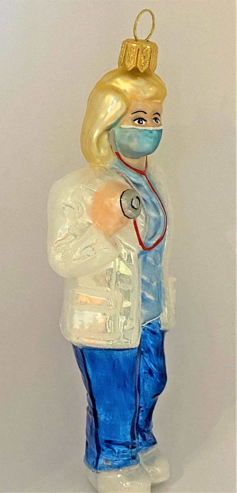 Ärztin mit Hygienemaske