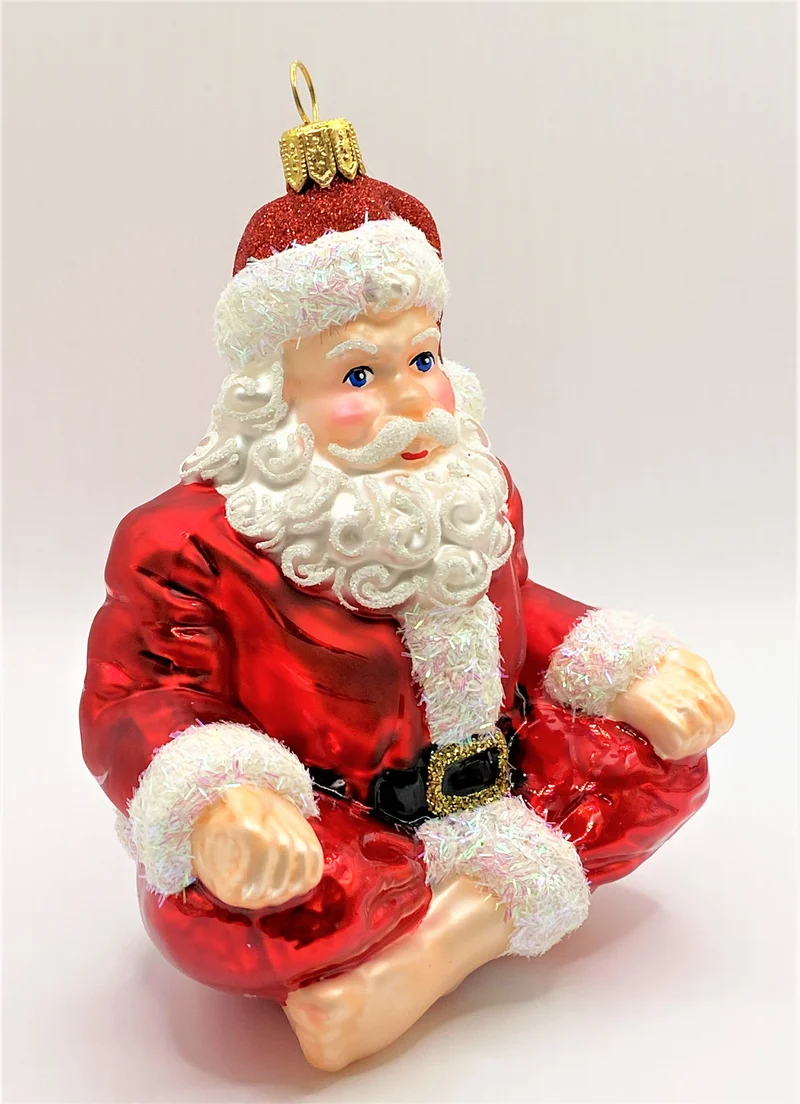Santa entspannt sich mit Yoga