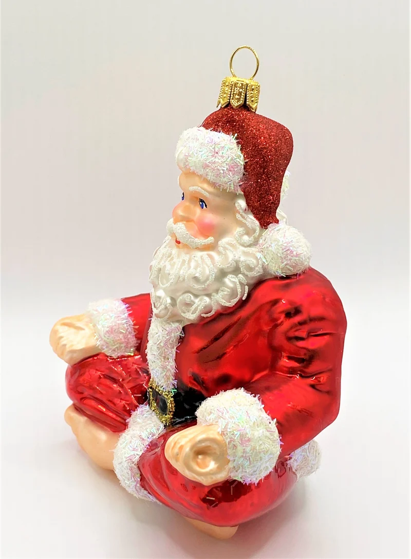 Santa entspannt sich mit Yoga