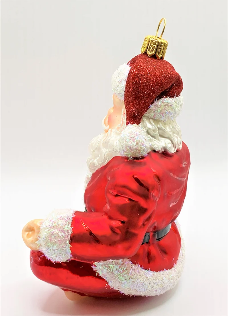 Santa entspannt sich mit Yoga