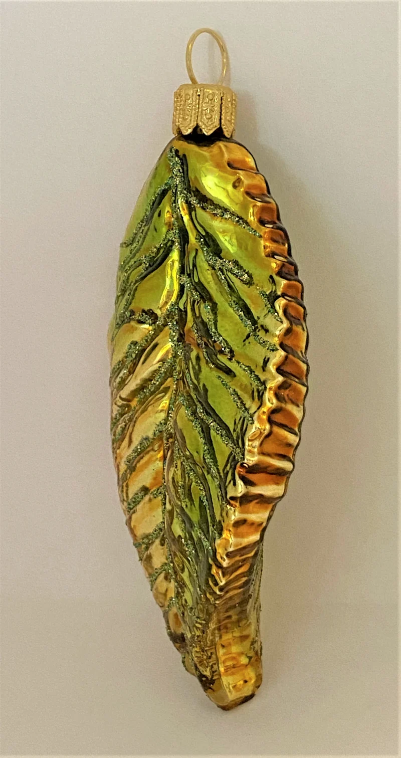 Gold-grünes Kirschbaum-Blatt