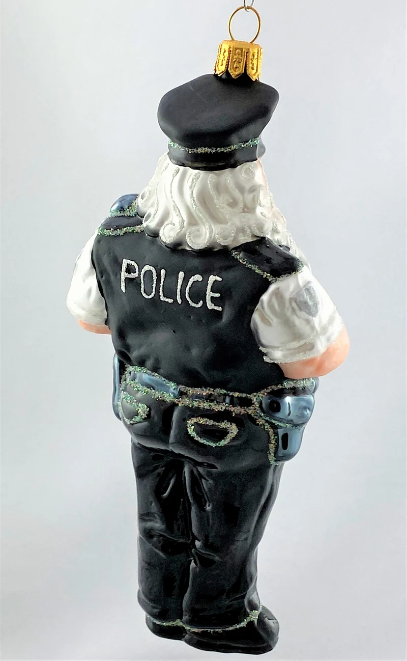 Der liebe Weihnachts-Polizist regelt den Verkehr