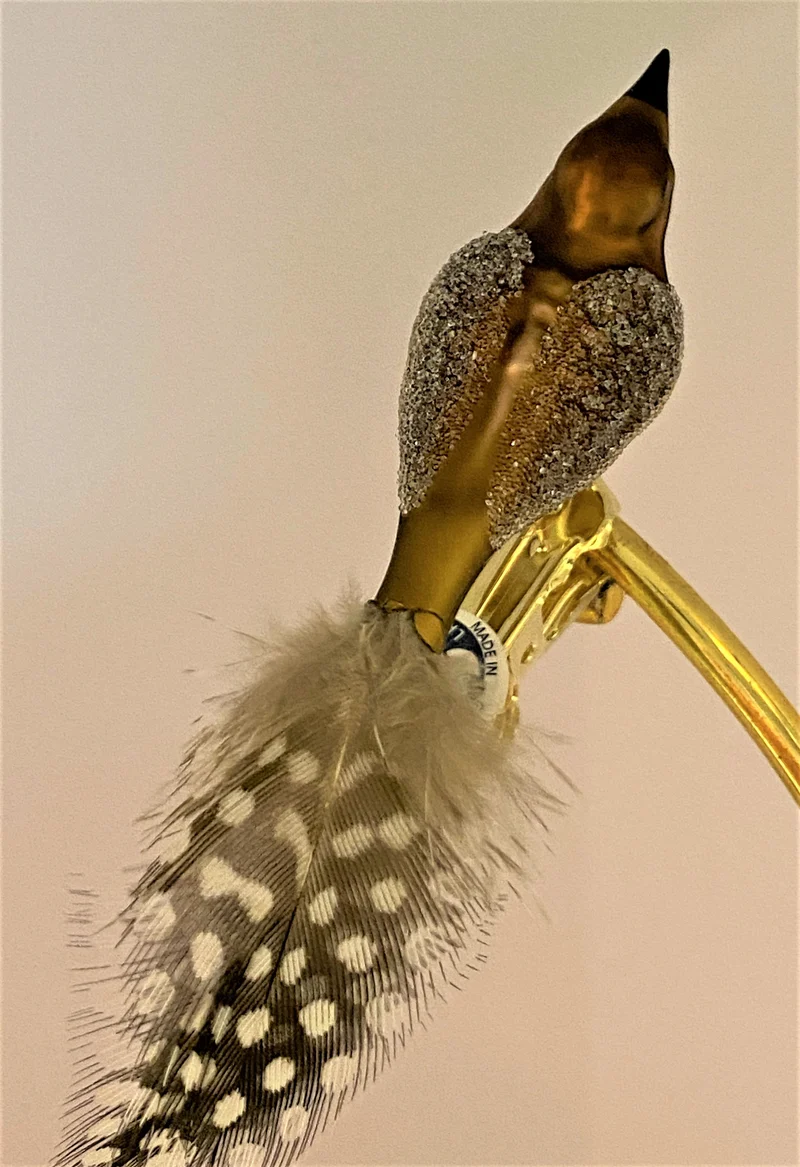 Kleiner brauner Vogel