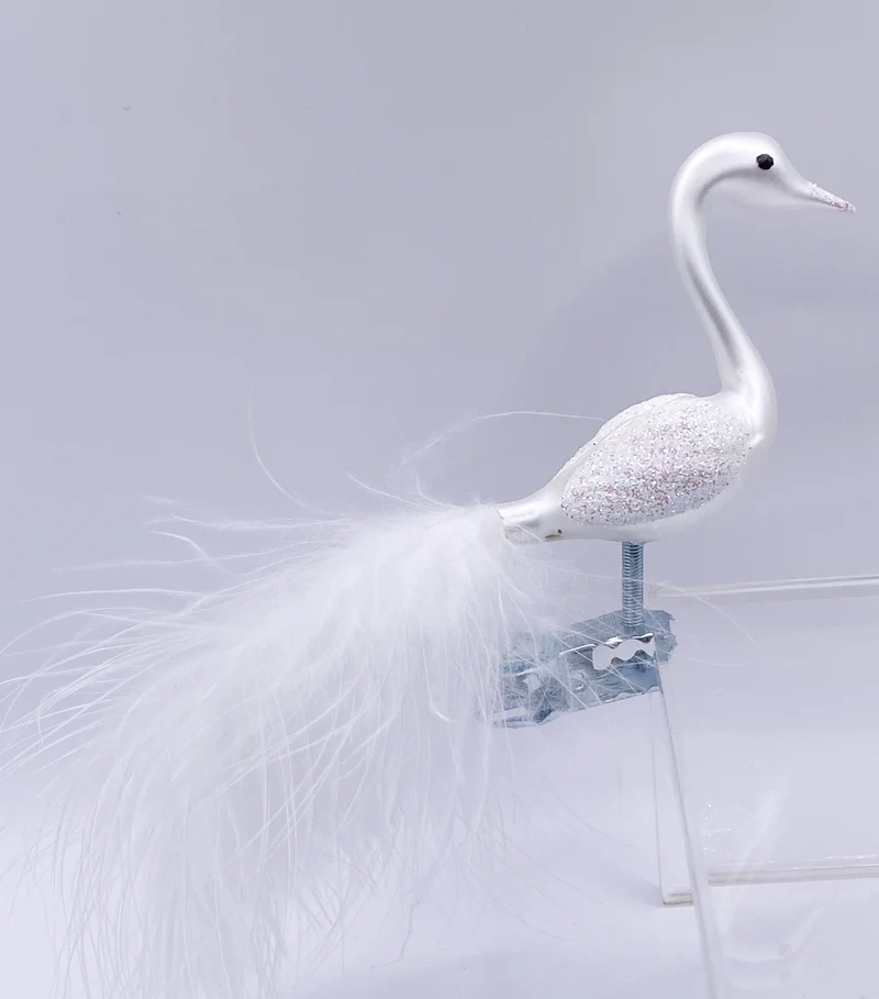 Stilisierter Schwan weiss mit Iris-Glimmer