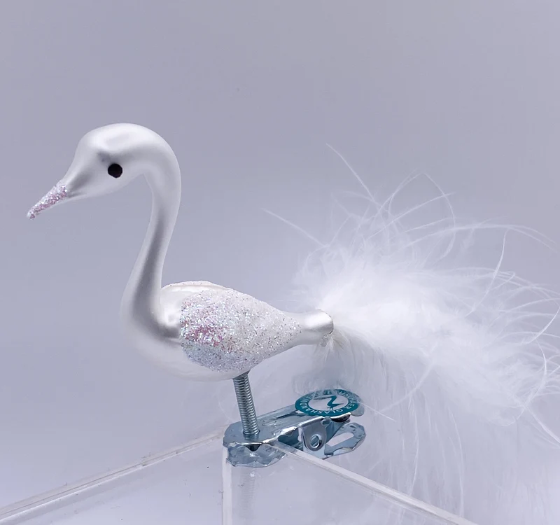 Stilisierter Schwan weiss mit Iris-Glimmer
