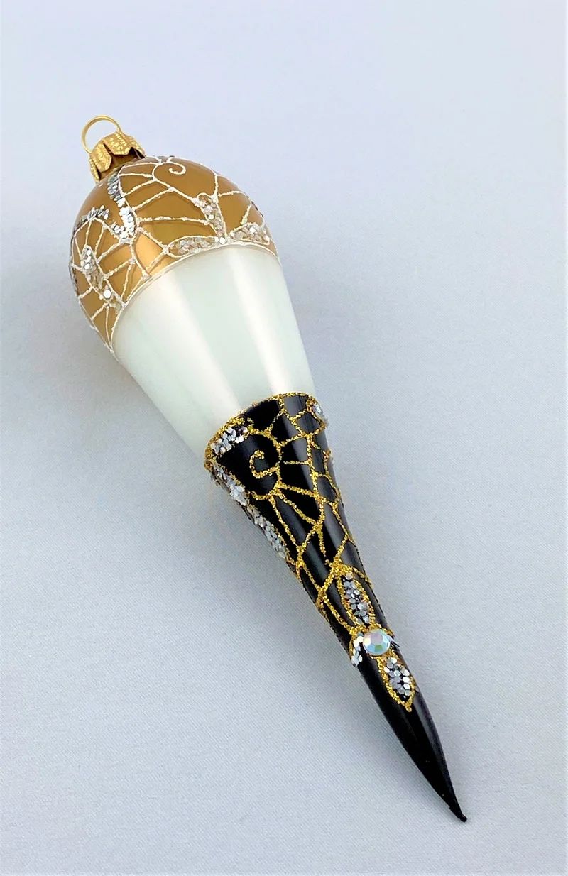 Olive schwarz, weiss und cognac mit Jugendstil-Dekor