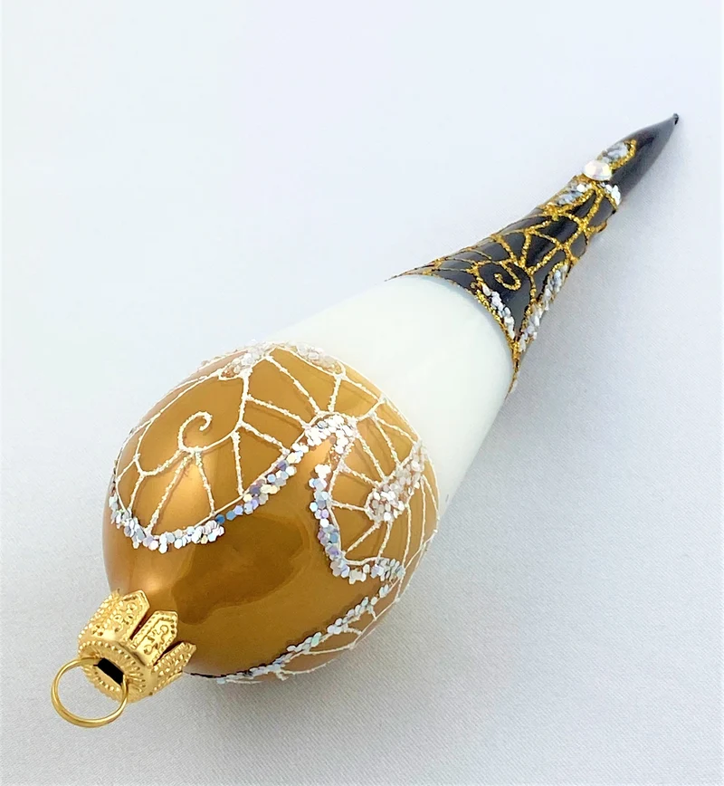 Olive schwarz, weiss und cognac mit Jugendstil-Dekor