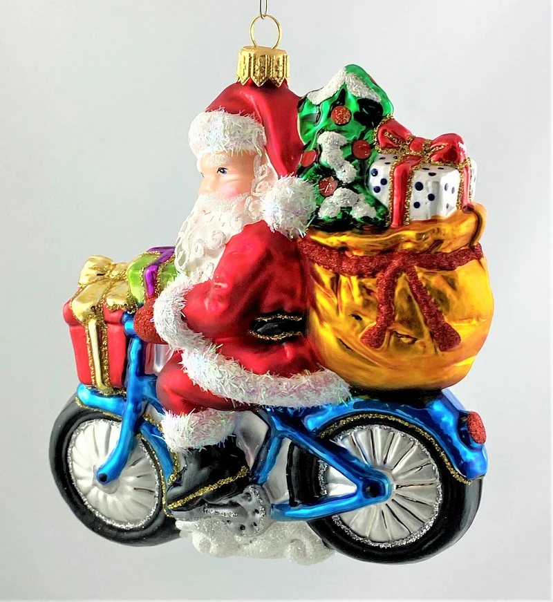 Santa ist mit dem Fahrrad unterwegs
