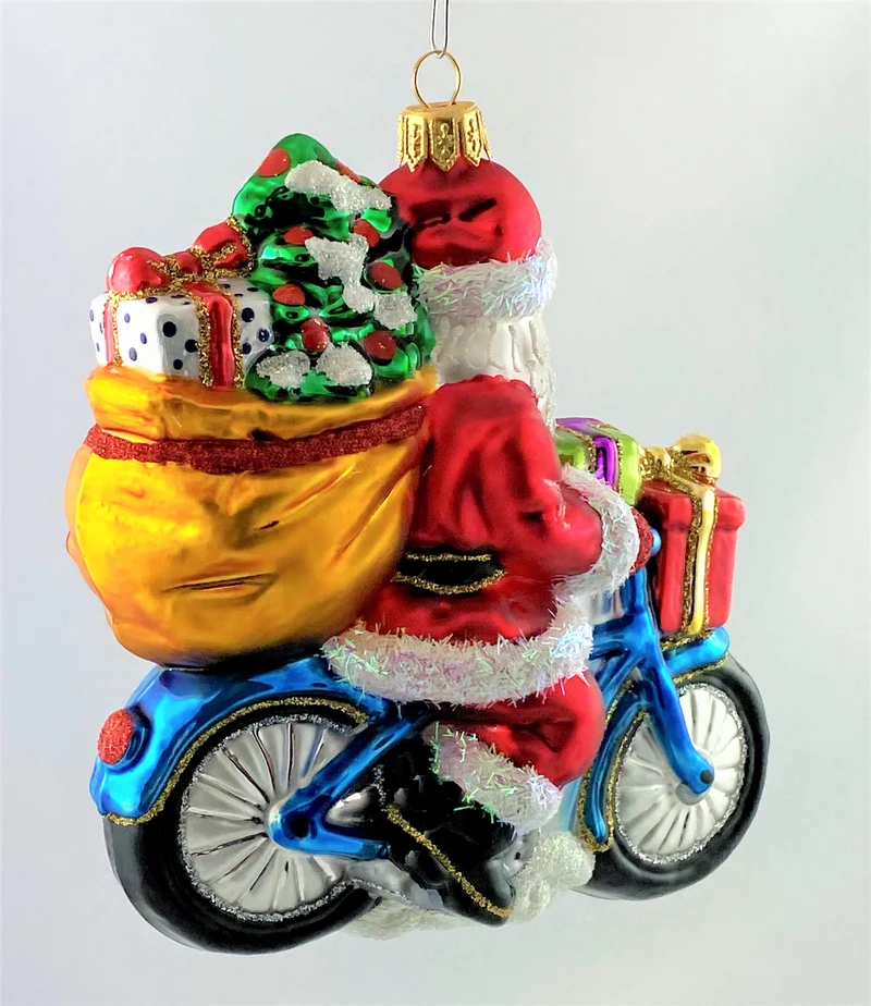 Santa ist mit dem Fahrrad unterwegs