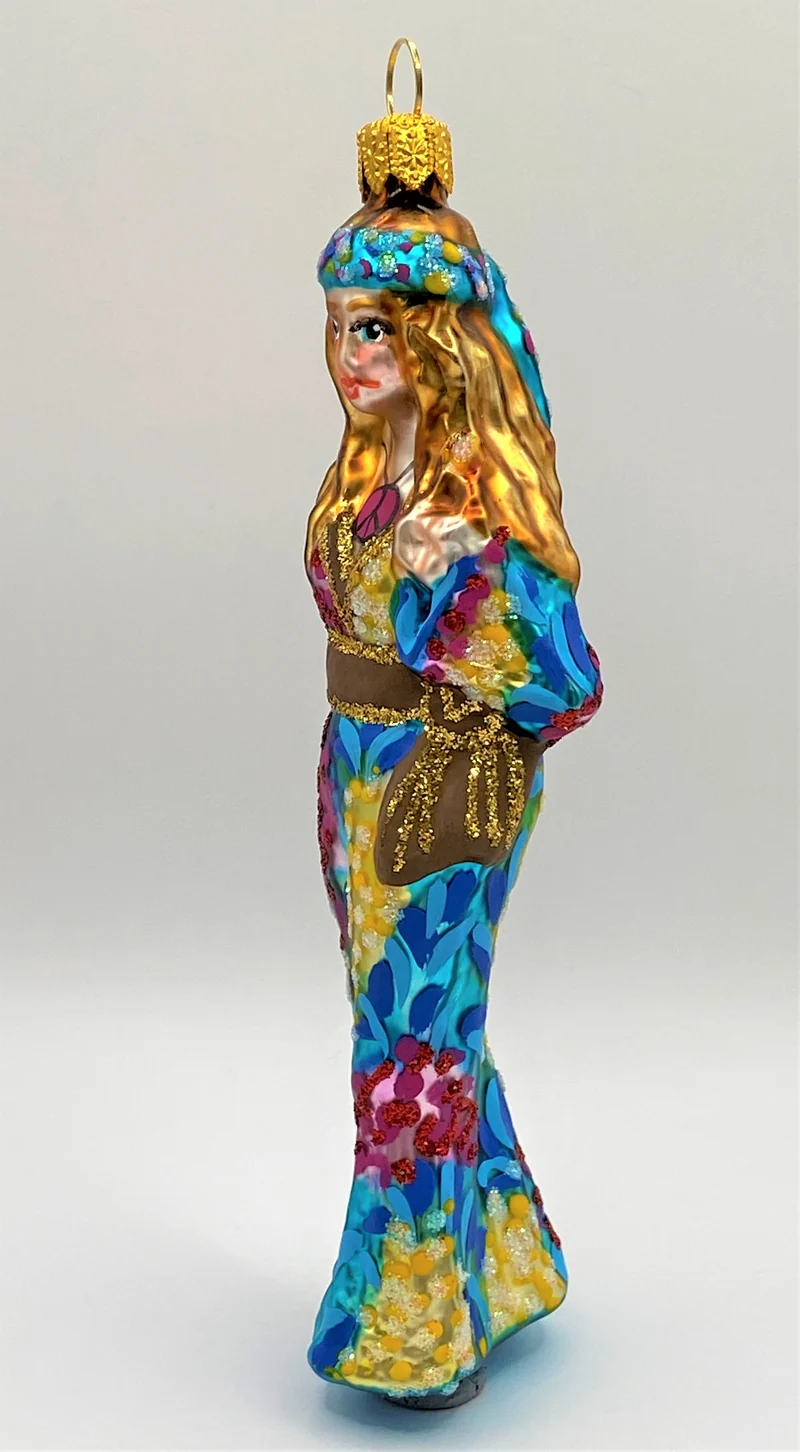 Hippie Frau in Flower Power Look