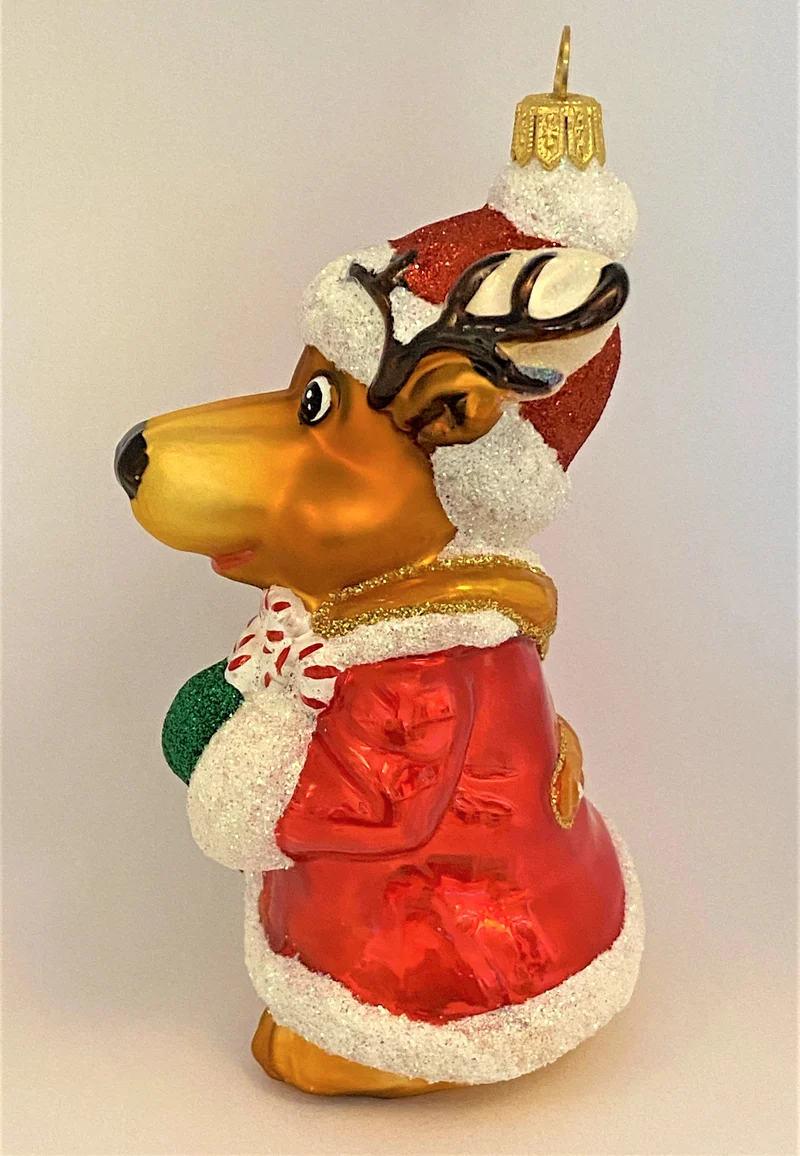 Rentier Rudolf hilft dem Santa Claus