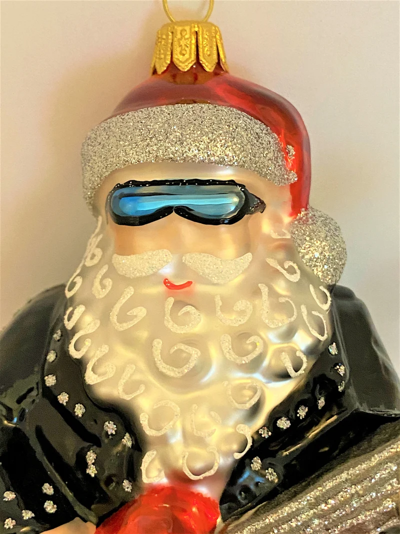 Santa Claus spielt die elektrische Gitarre