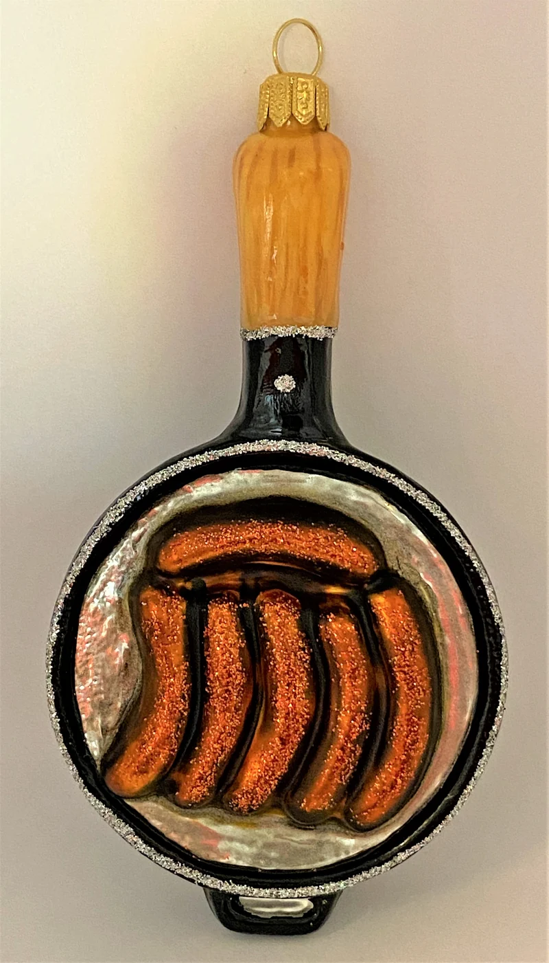 Bratpfanne mit Bratwürsten