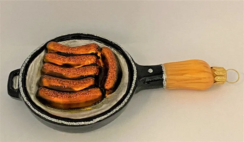 Bratpfanne mit Bratwürsten