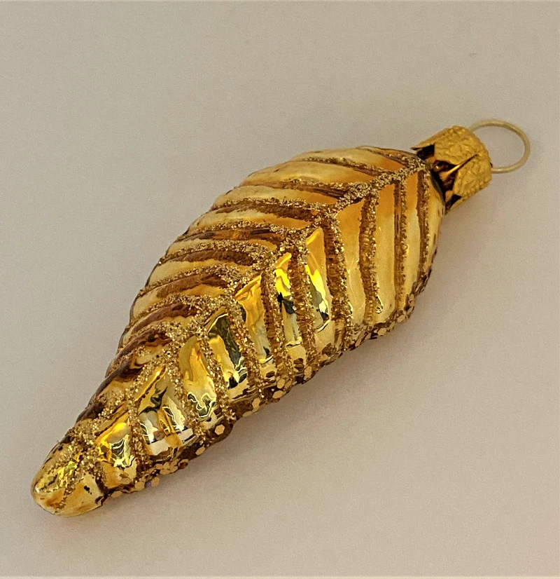 Kleines goldenes Sumach-Blatt