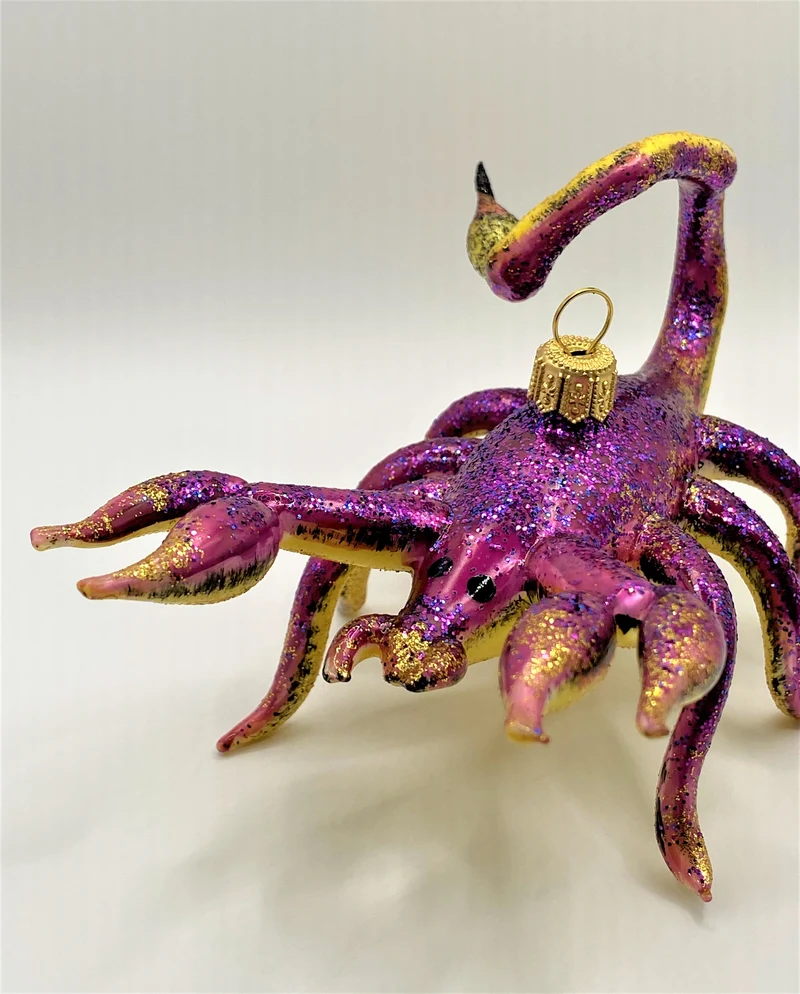 Grosser Skorpion, violett/gelb