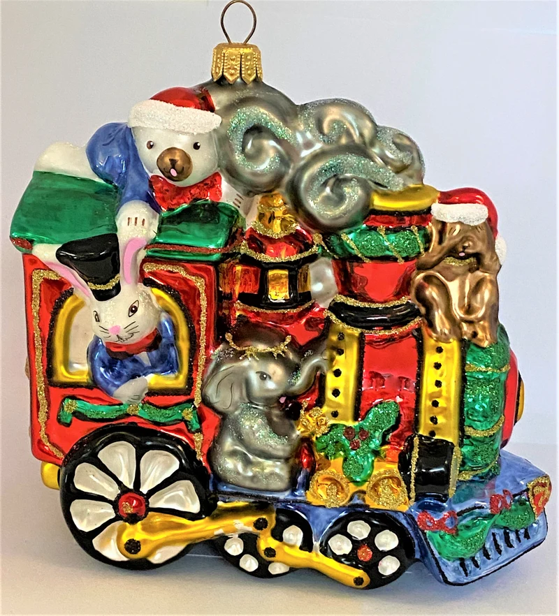 Der Weihnachtszug ist mit den Plüschtieren unterwegs