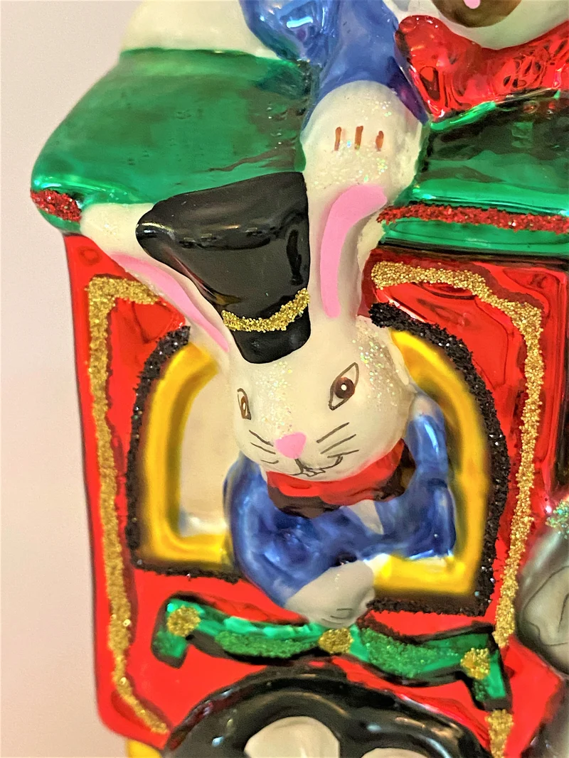 Der Weihnachtszug ist mit den Plüschtieren unterwegs