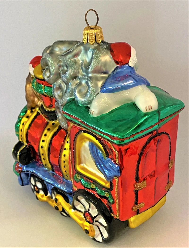 Der Weihnachtszug ist mit den Plüschtieren unterwegs
