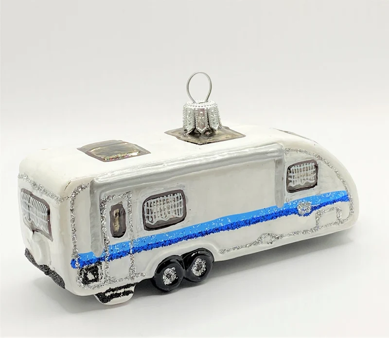 Weisser Wohnwagen