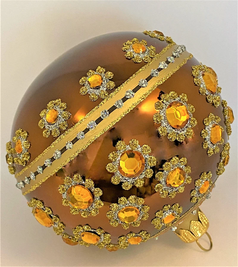 Kupfer Kugel mit goldenen Steinen