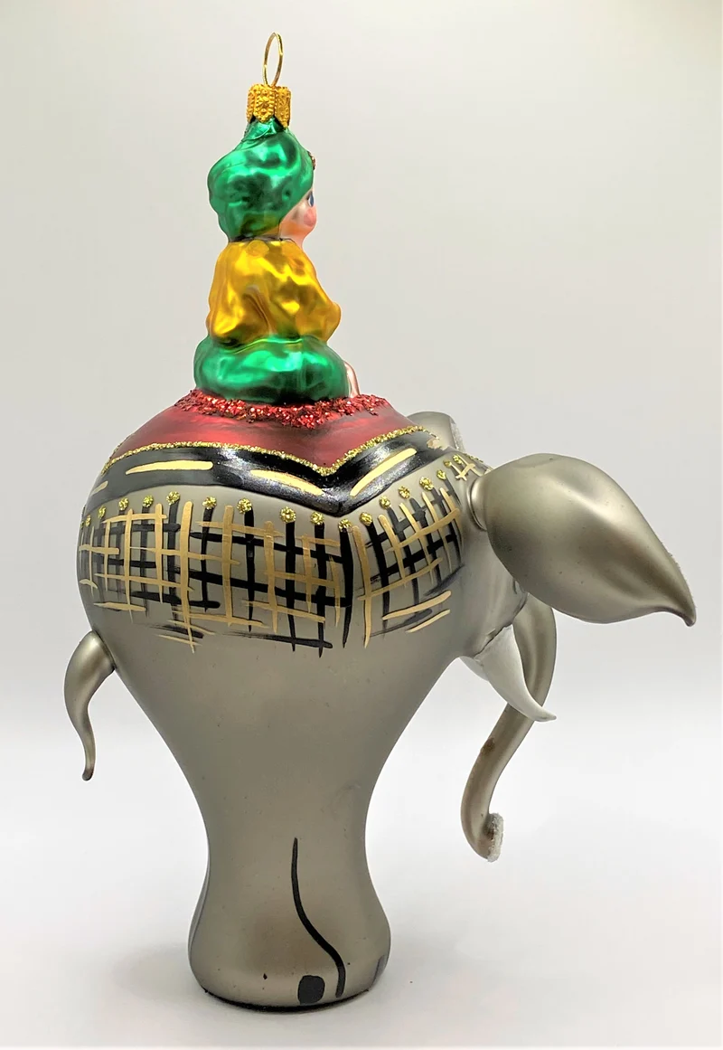 Aladin reitet auf dem Elefanten