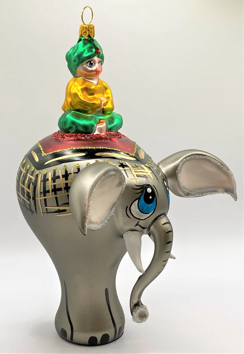 Aladin reitet auf dem Elefanten