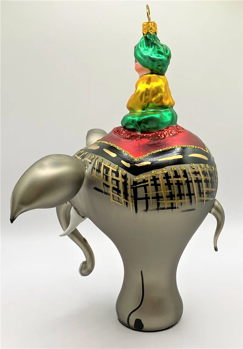 Aladin reitet auf dem Elefanten