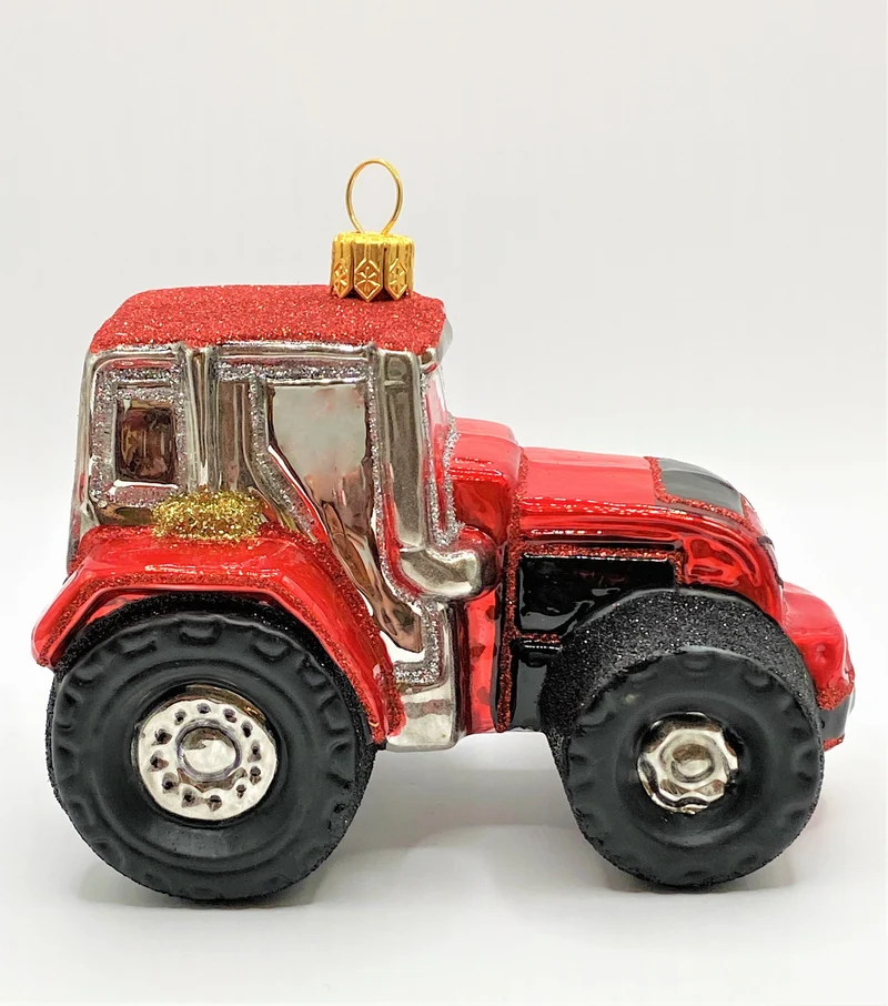 Roter Traktor mit verchromten Rädern