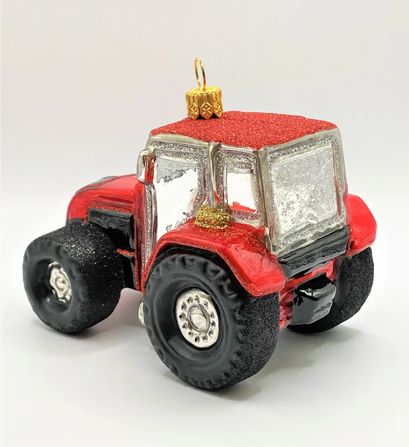 Roter Traktor mit verchromten Rädern