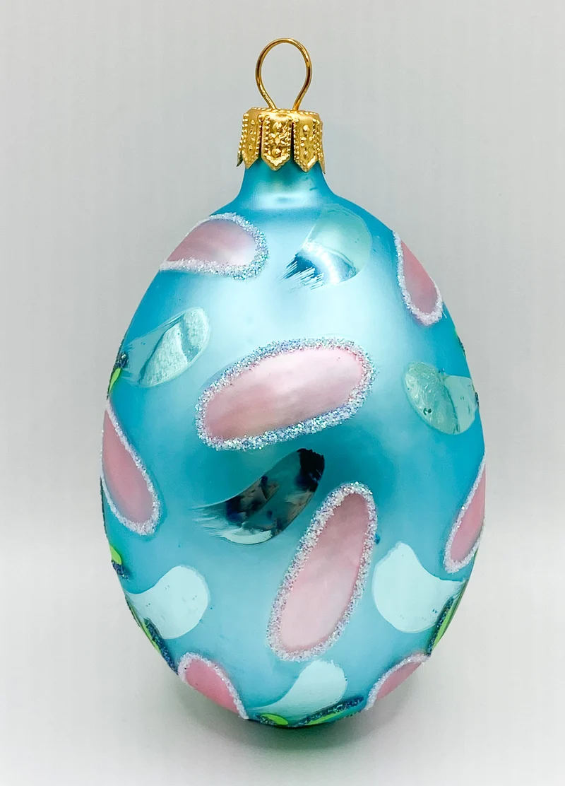 Offenes Osterei blau mit Hase