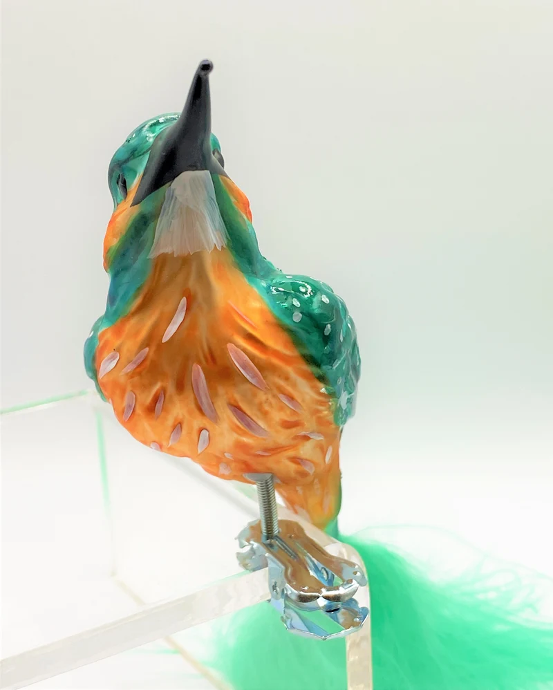 Eisvogel auf Clip, türkis mit türkisfarbener Naturfeder