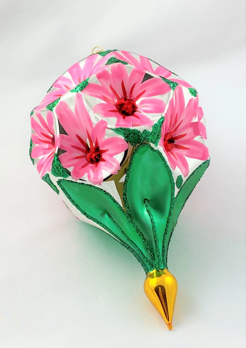 Grosse Kugel mit rosa Blüten-Motiv