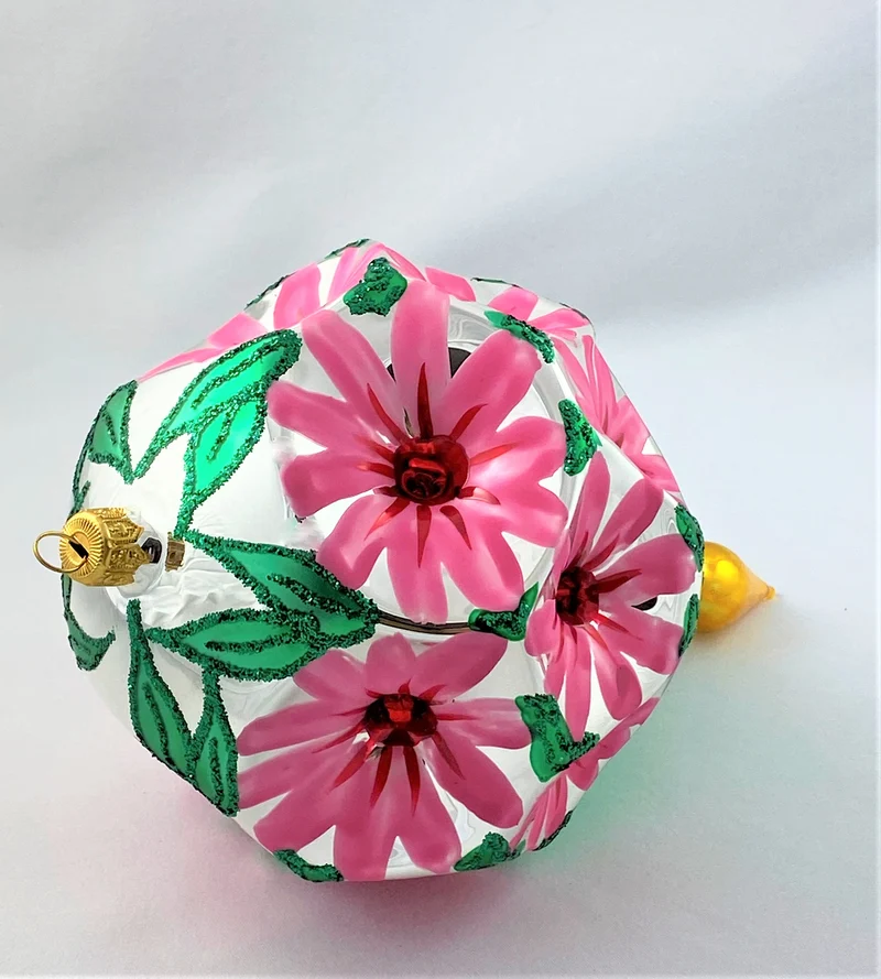 Grosse Kugel mit rosa Blüten-Motiv