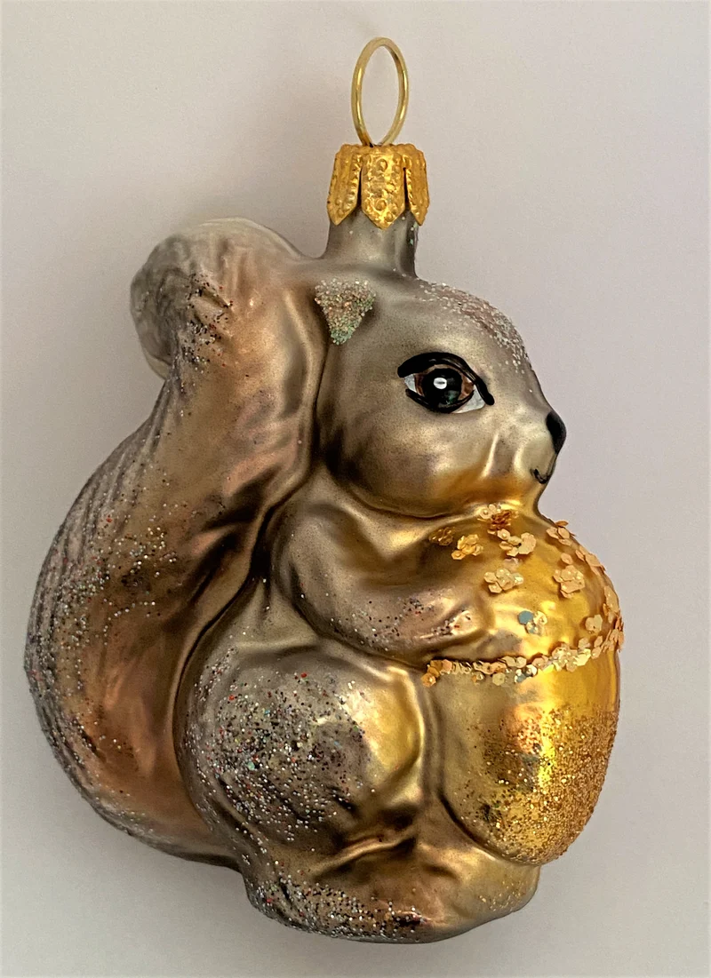 Dunkelbraunes Eichhörnchen
