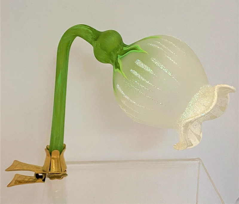 Glockenblume, weiss auf Clip