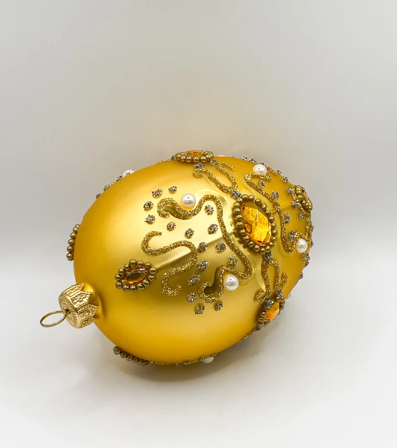 Goldenes Faberge-Ei barock mit Perlen und goldenen Schmucksteinen