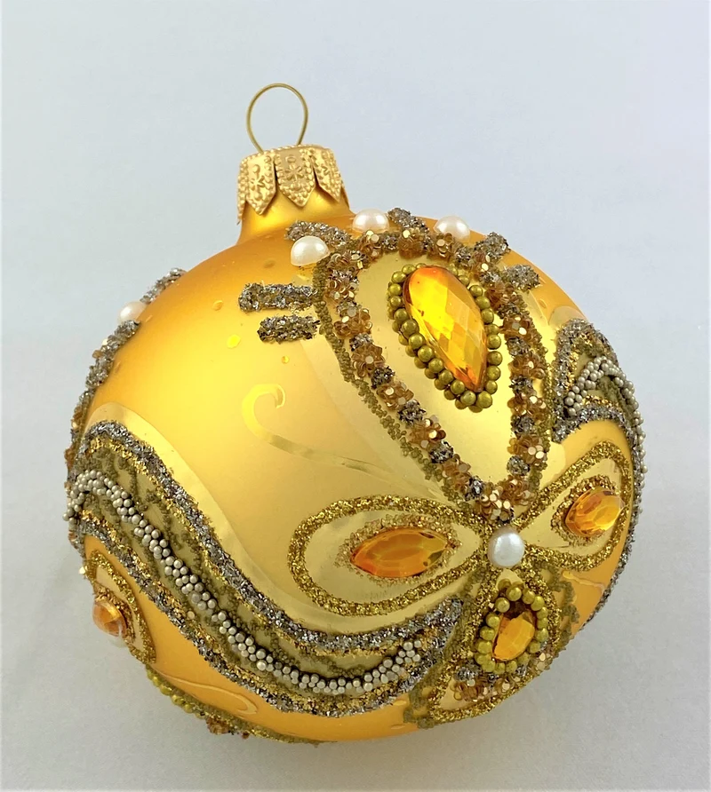 Goldene Kugel barock mit Perlen und goldenen Schmucksteinen