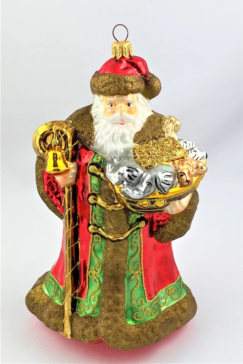 Nikolaus trägt die Arche Noah auf dem Arm