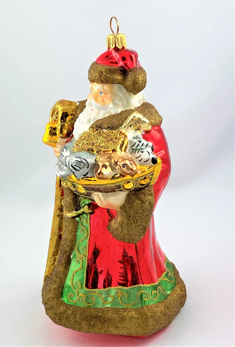 Nikolaus trägt die Arche Noah auf dem Arm