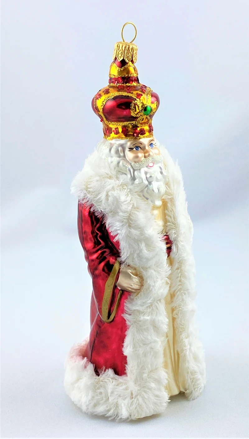 Nikolaus im schönen Wintermantel