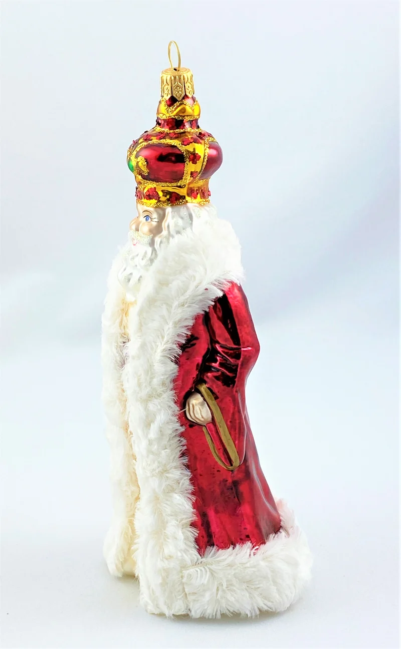 Nikolaus im schönen Wintermantel