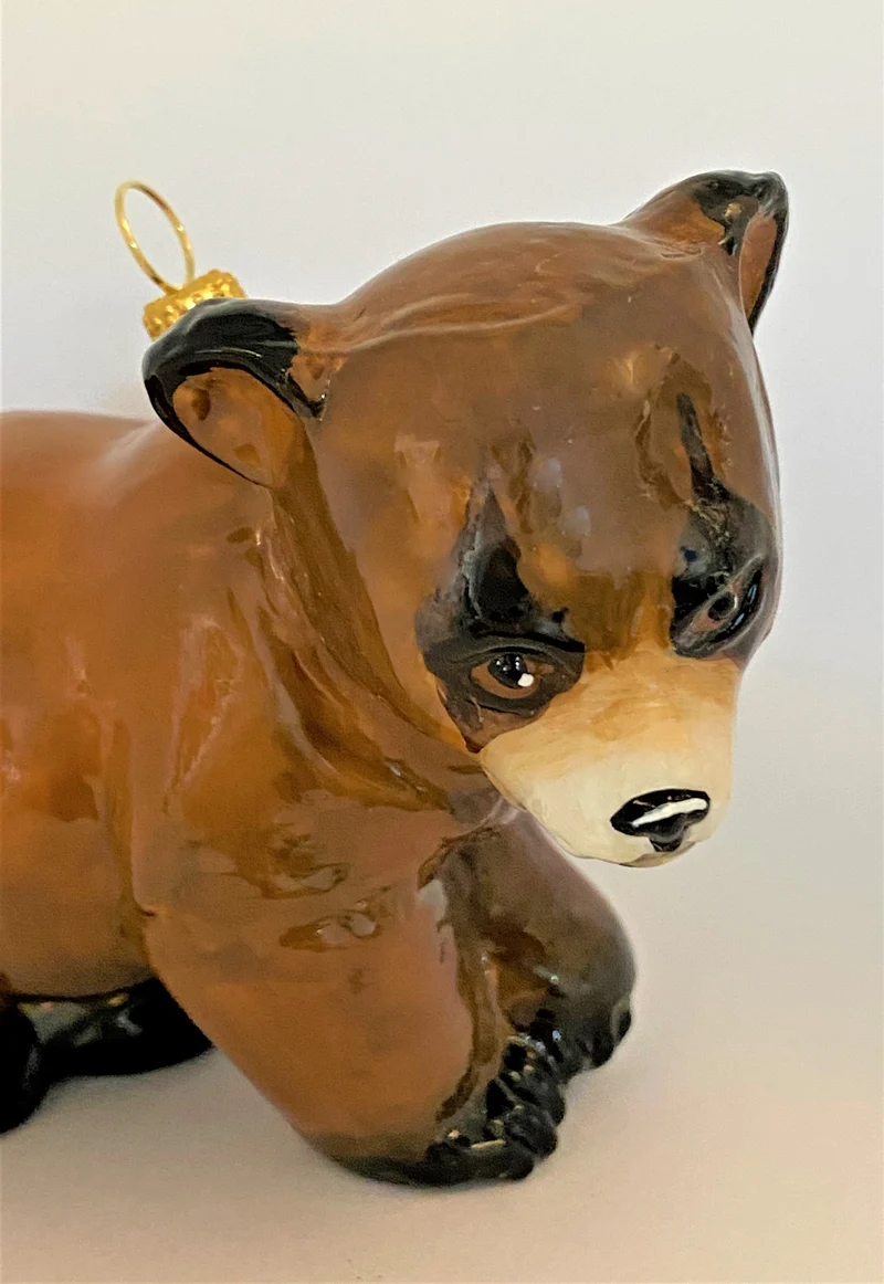 Junger Braunbär, KOMOZJA MOSTOWSKI